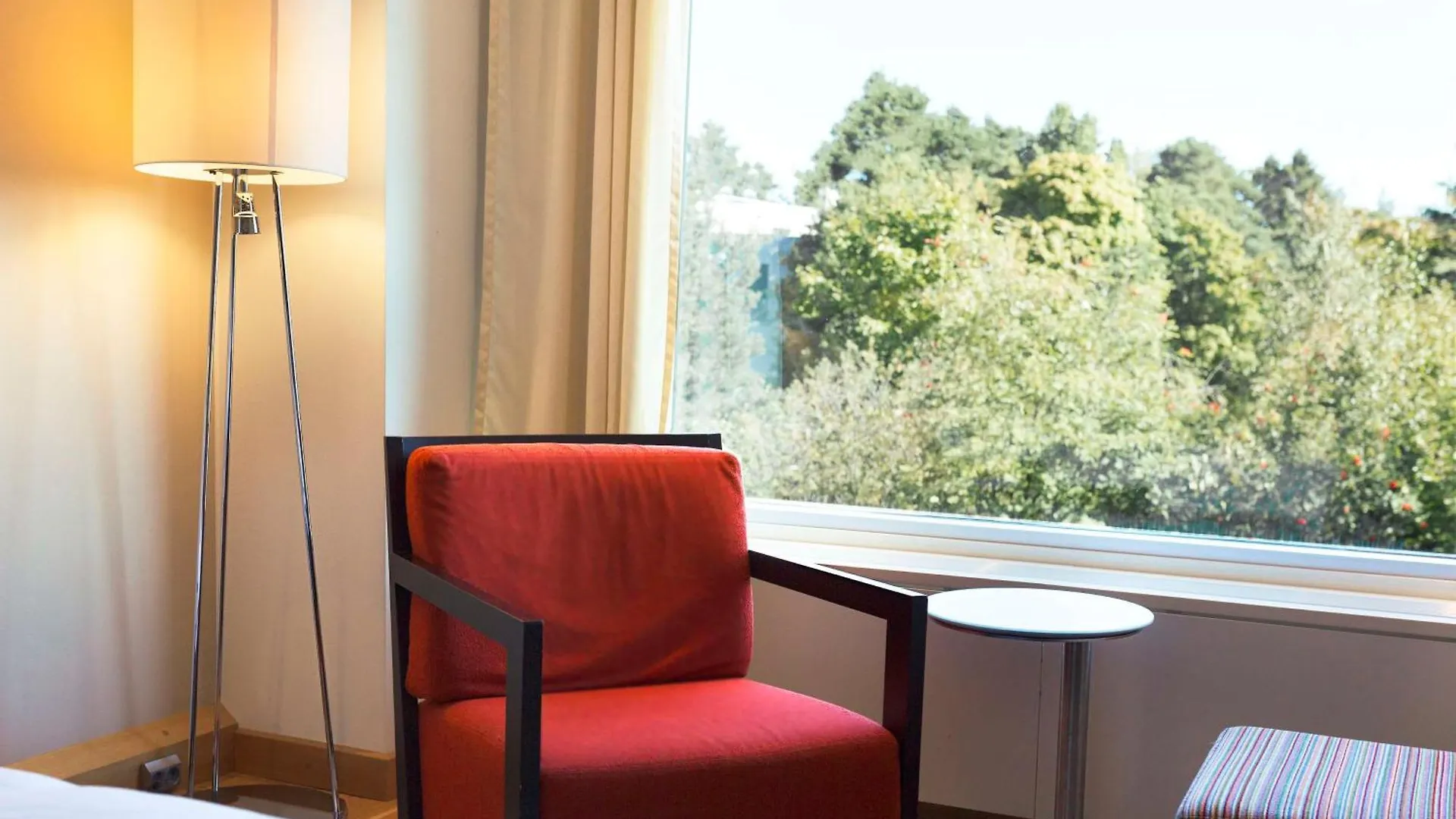 Hilton Helsinki Kalastajatorppa 4*,