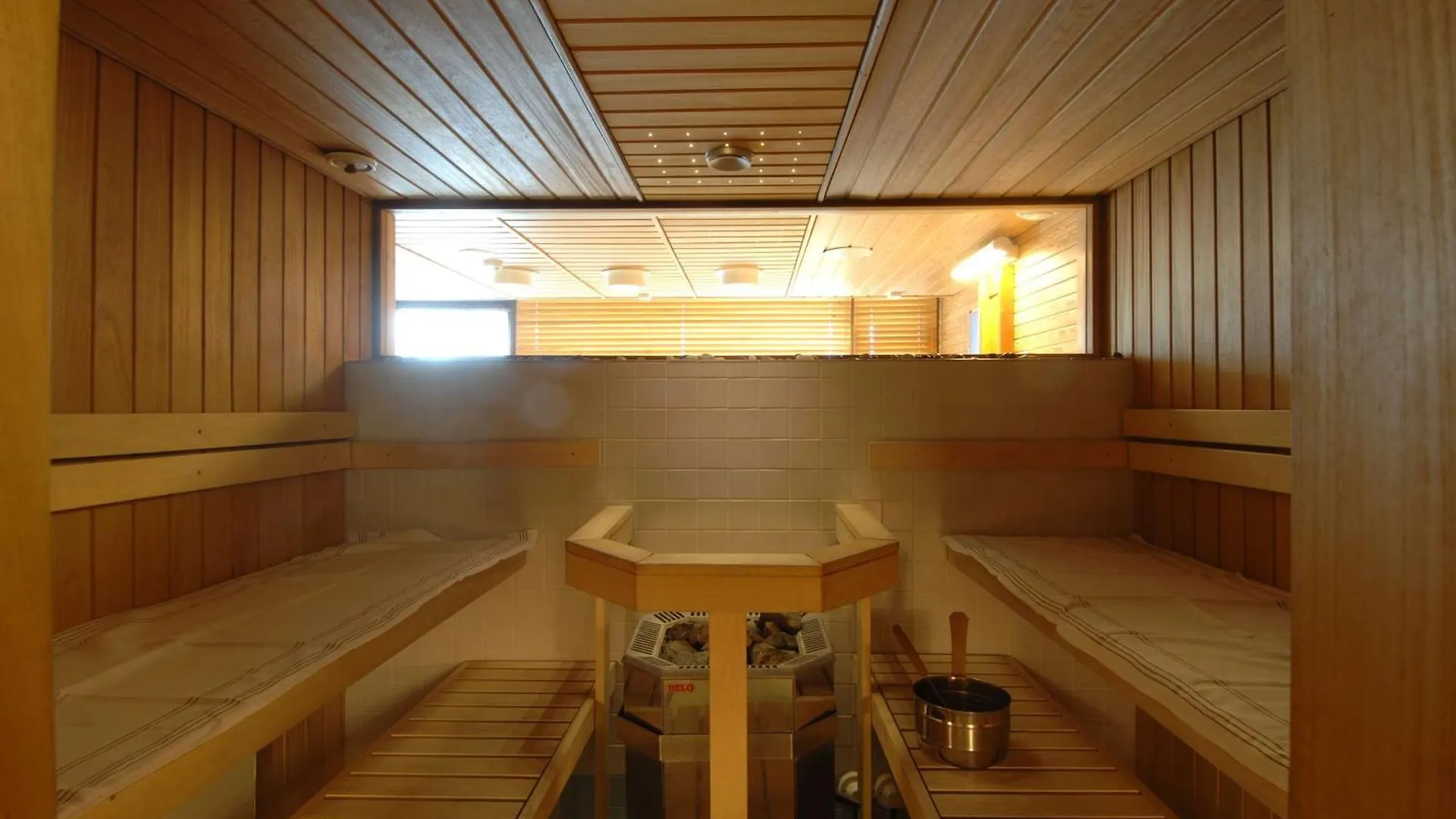 Hilton Helsinki Kalastajatorppa 4*,