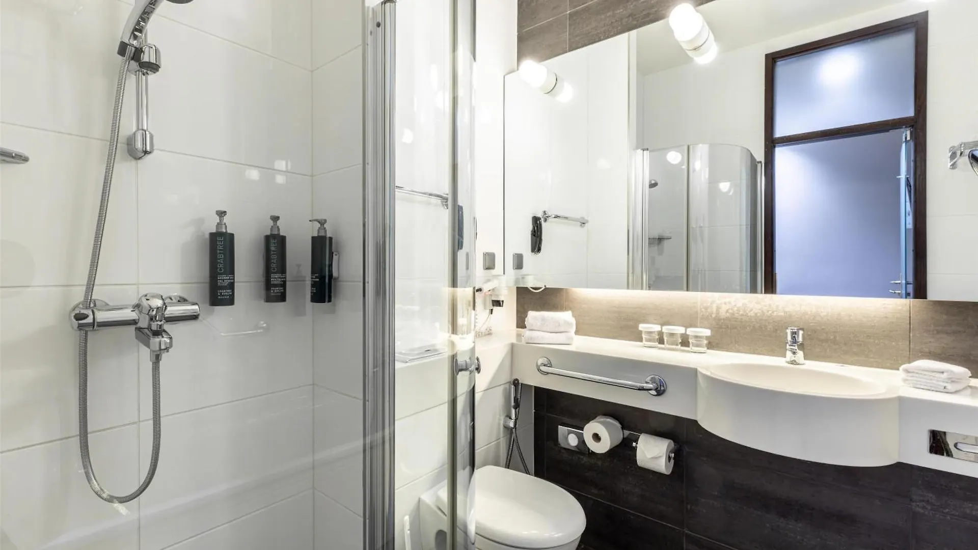 Hilton Helsinki Kalastajatorppa Hotell