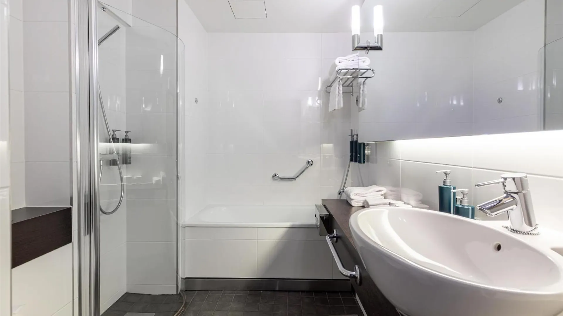 **** Hotell Hilton Helsinki Kalastajatorppa Finland