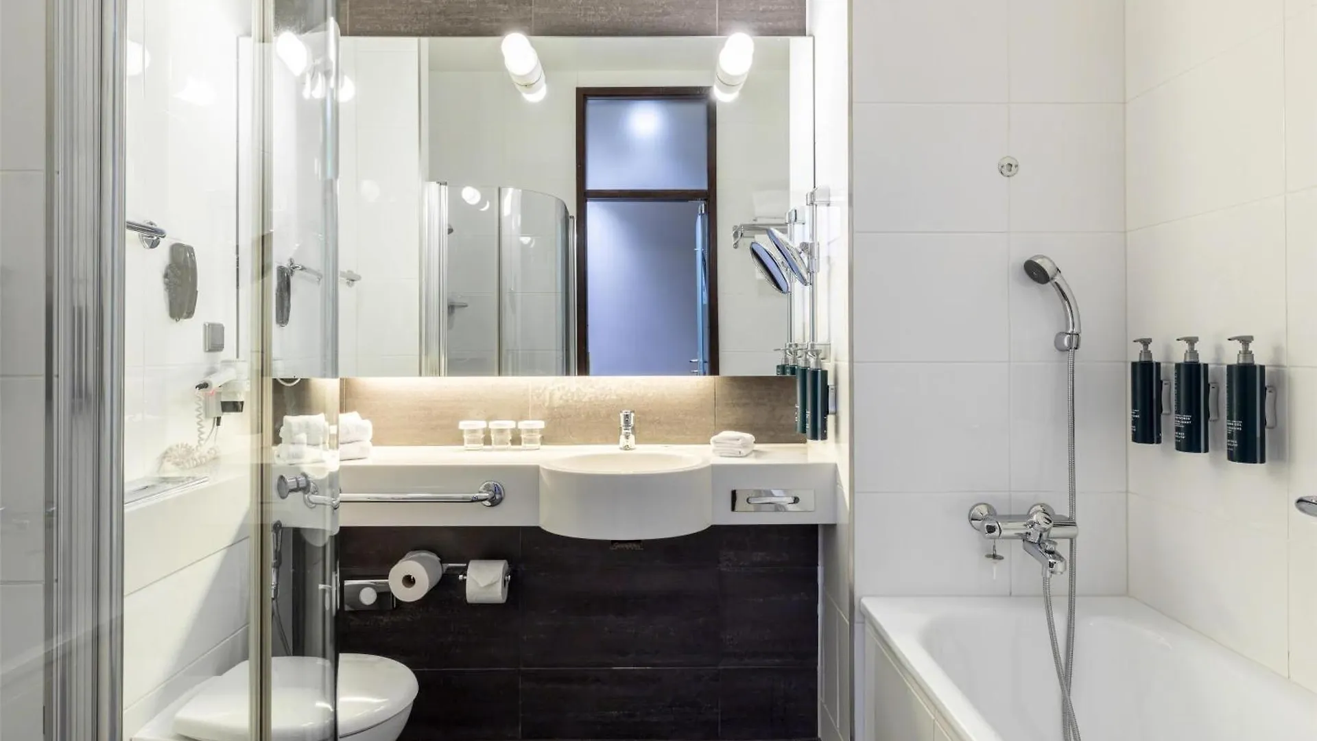 **** Hotell Hilton Helsinki Kalastajatorppa Finland